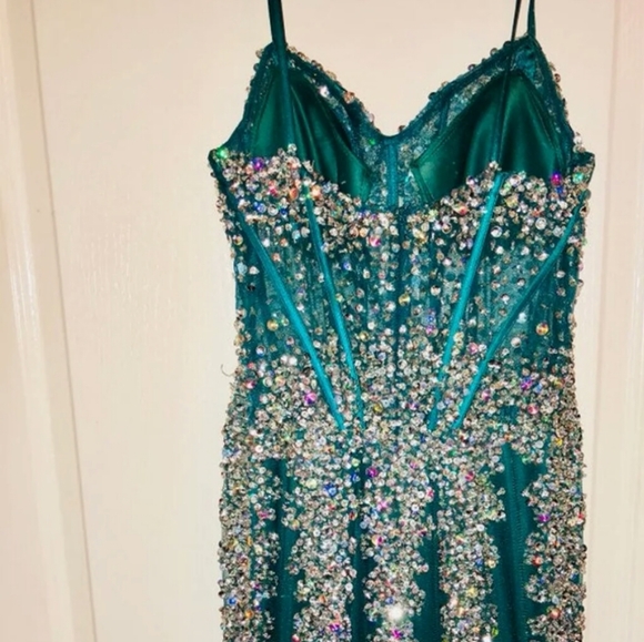 Dress - Picture 2 of 3